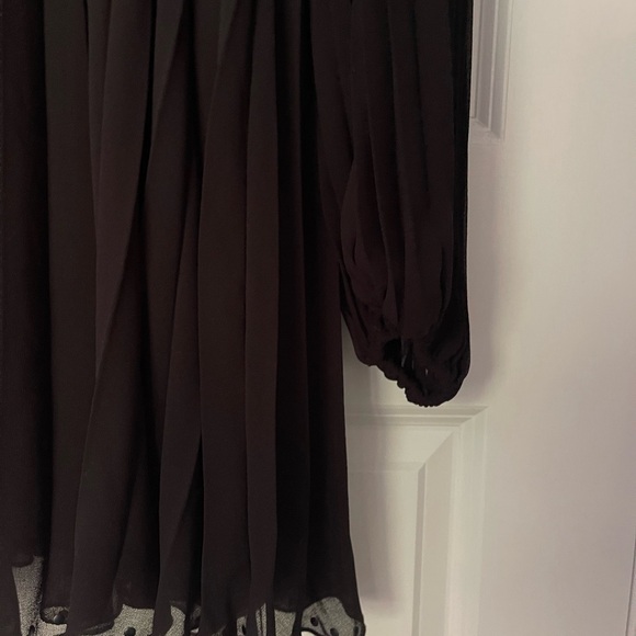 Zara | Black Chiffon Dress | V-Neck | Mid-Length | Long Sleeve - Picture 4 of 8